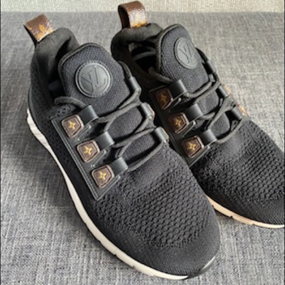 Louis Vuitton Sneakers - Picture 2 of 2